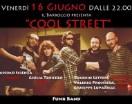 Cool Street funk band in concerto