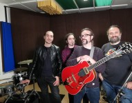 Lou Mustache & the Toptotallers in concerto